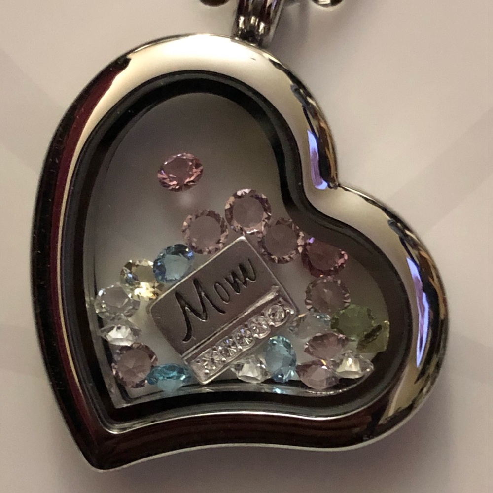 Blue La Rue “Mom” necklace - BRAND NEW!